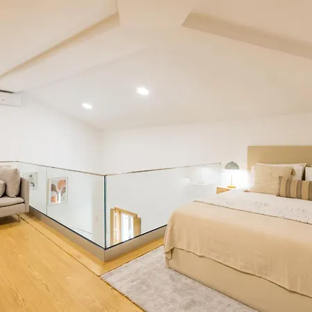 Mezzanine Loft With Parking