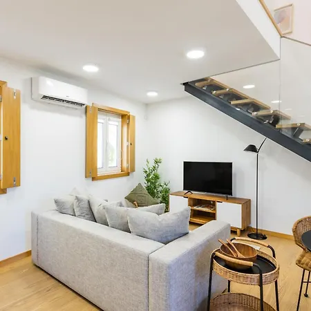 Mezzanine Loft With Parking